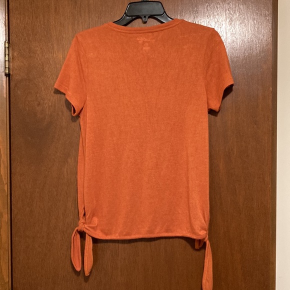 Universal Thread Top - Picture 2 of 4